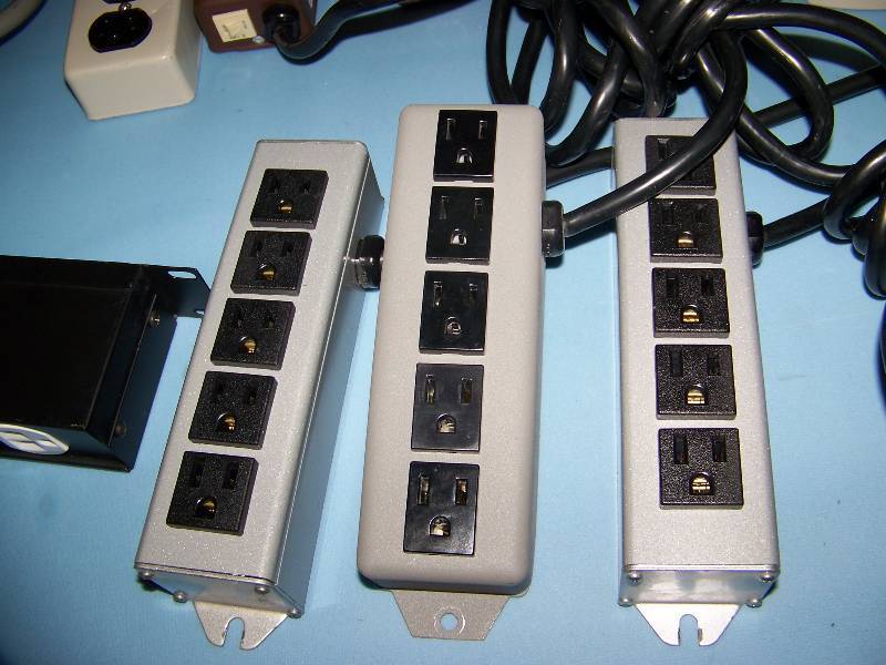 lot 80 image: (12) Power Strips  Outlet Strips