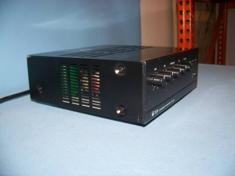 lot 58 image: TOA, BG-1015, Integrated Amplifier