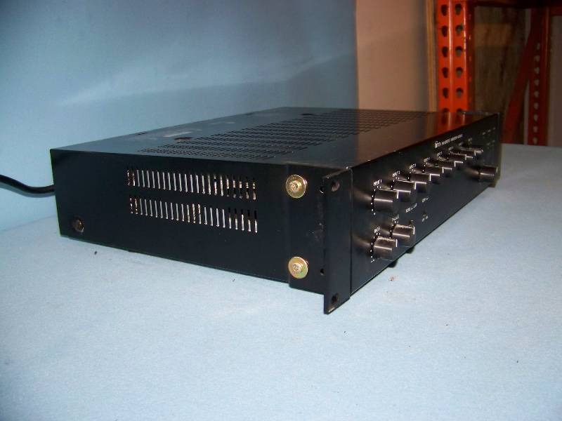 lot 63 image: TOA, 900 Series II, 8 Channel Mixer  Power Amplifier  Amp with (1) Rear Modules