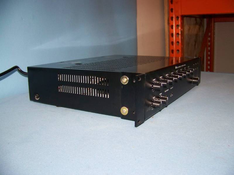 lot 64 image: TOA, 900 Series II, 8 Channel Mixer  Power Amplifier  Amp with (1) Rear Module