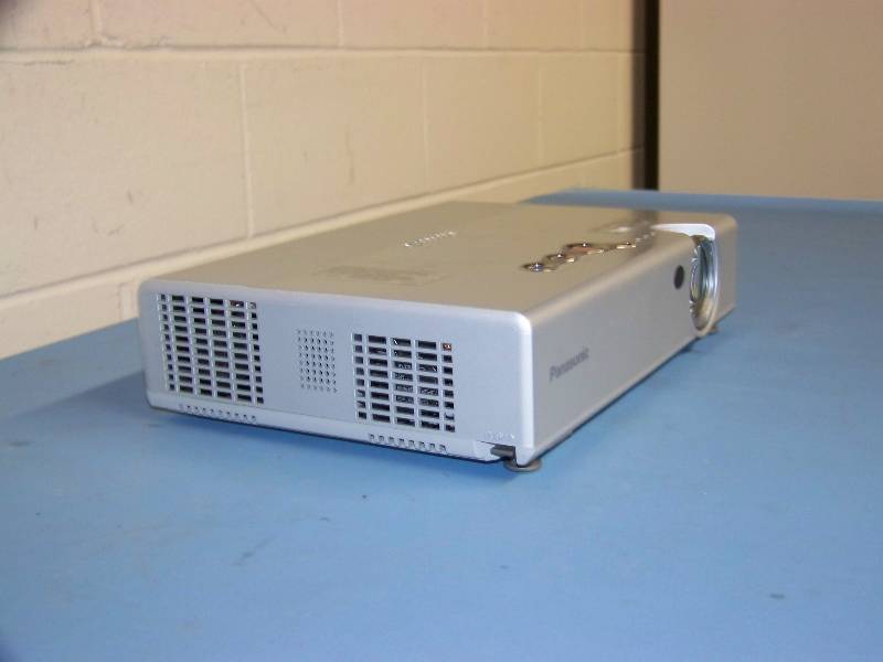 lot 28 image: Panasonic, PT-LB10U, LCD Projector