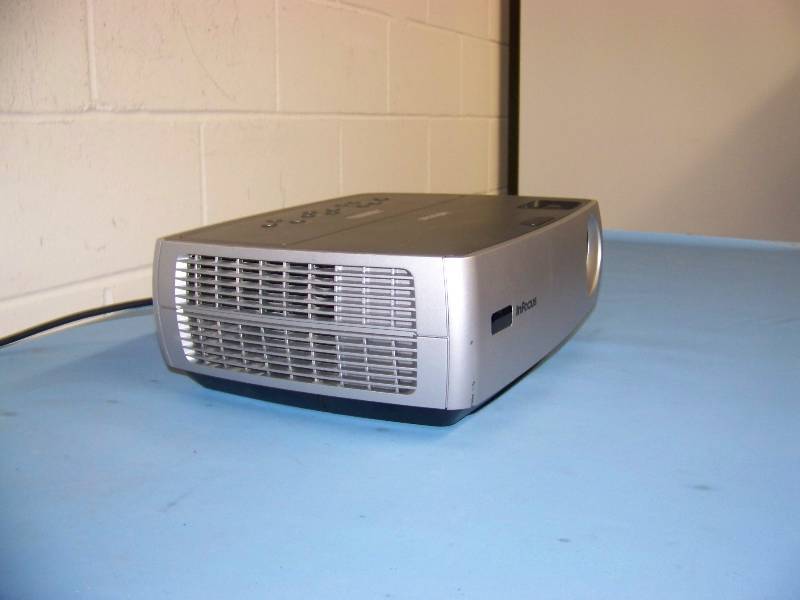 lot 31 image: InFocus, IN24 (W240), DLP Projector