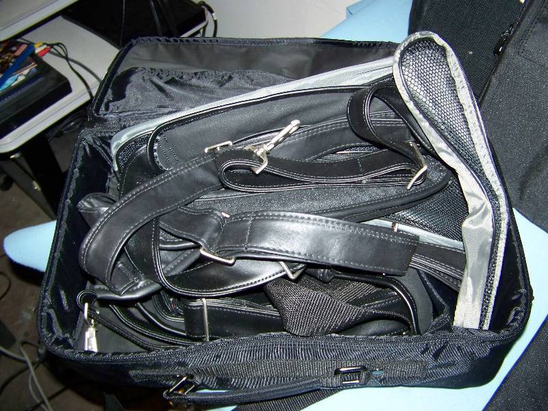 lot 95 image: Miscellaneous lot of Camera, Laptop, Projector and Accessory Bags
