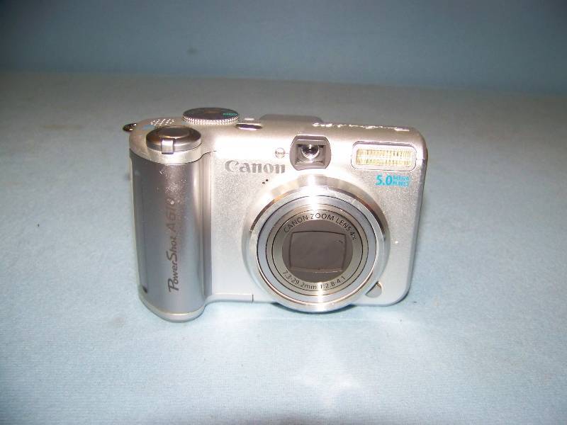 lot 70 image: Canon, PowerShot, Digital Camera with Camera Bag