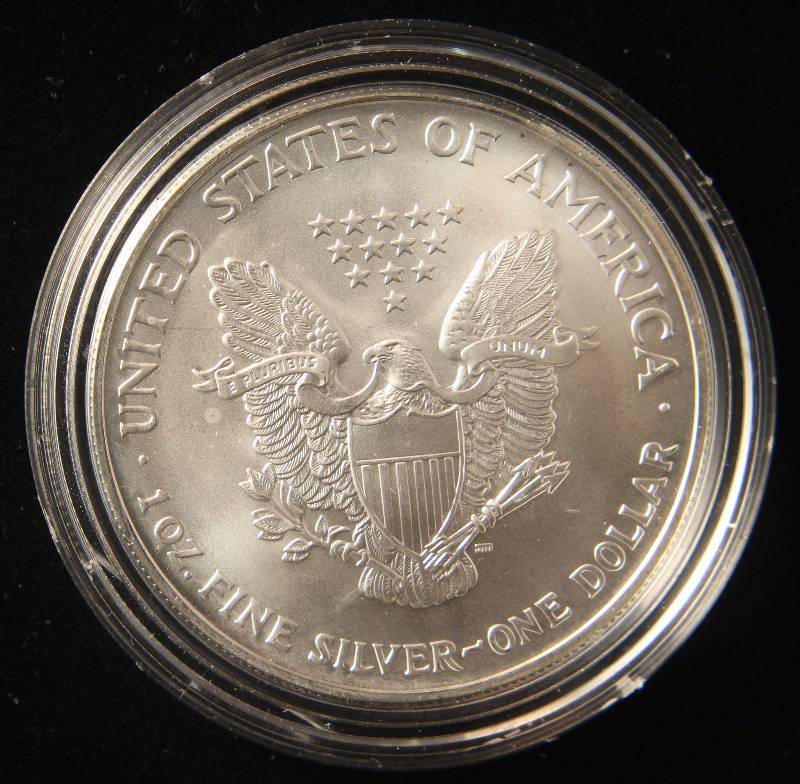 2003 AMERICAN SILVER EAGLE 1 TROY OZ. .999 FINE SILVER DOLLAR IN AIRTIGHT