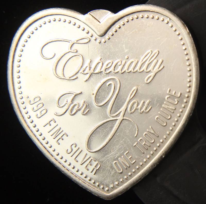 1 TROY OZ. .999 FINE SILVER HEART SHAPED ROUND