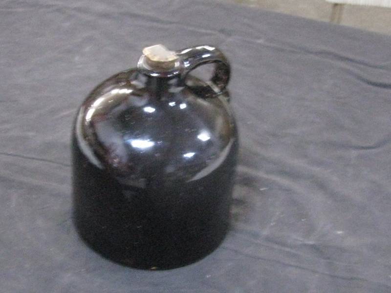 lot 6 image: Red Wing Minnesota Stoneware 12gl Slip Glaze Beehive Crock Jug