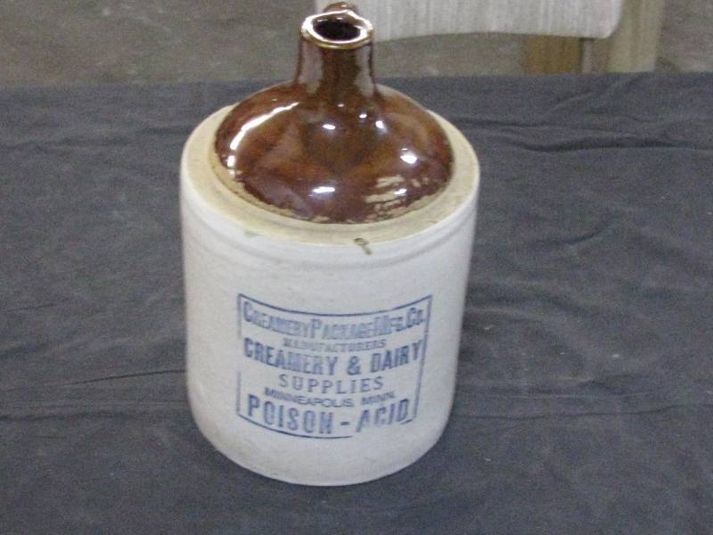 lot 7 image: Red Wing 1gl Crock Jug wAdvertising