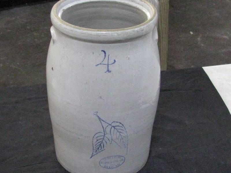 lot 9 image: Red Wing Union Stoneware Birch Leaf Crock Butter Churn