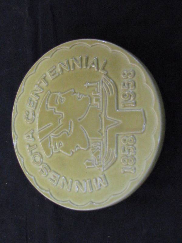 lot 32 image: Red Wing Pottery 1858-1958 Minnesota Centennial Trivet