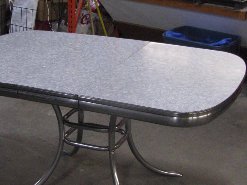 lot 45 image: Vintage Chrome Kitchen Table