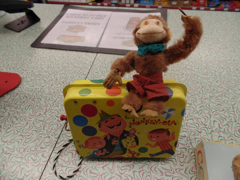 Antique Cootie Game and Monkey-Ola (1958)