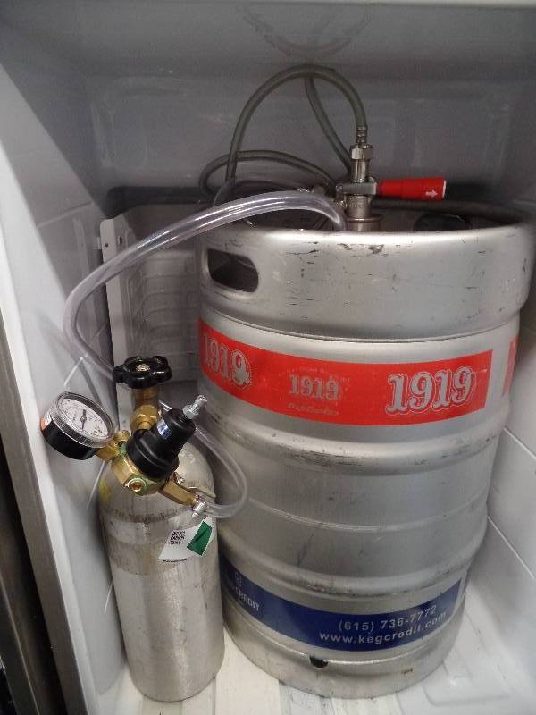 Kegerator with Co2 Tank