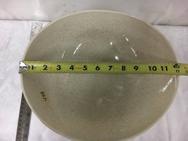 lot 10 image: Red Wing Bowl