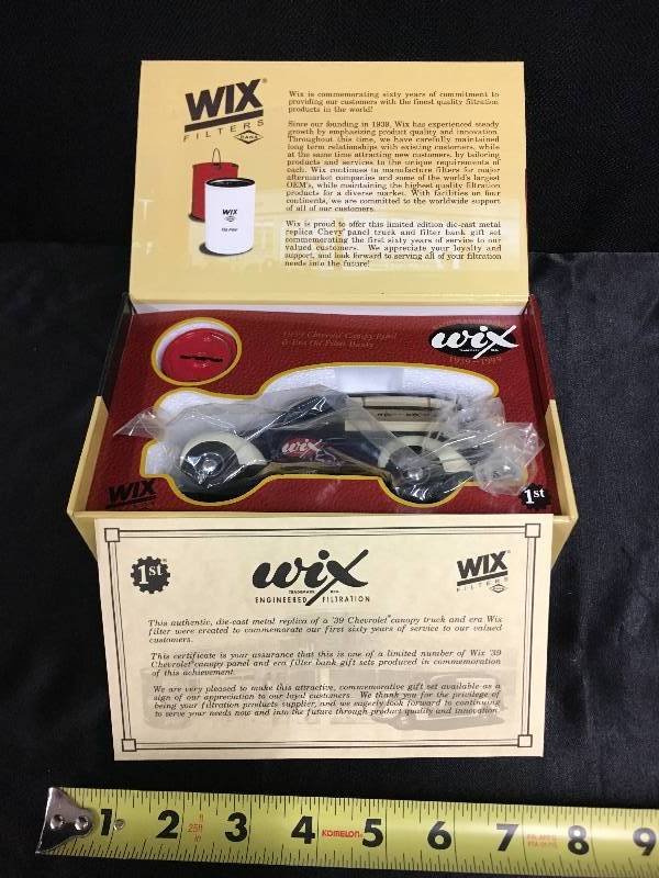 lot 21 image: 1939 Die Cast Chevrolet Panel Truck