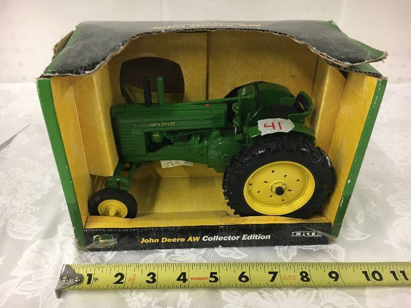 lot 41 image: John Deere AW Die Cast Tractor