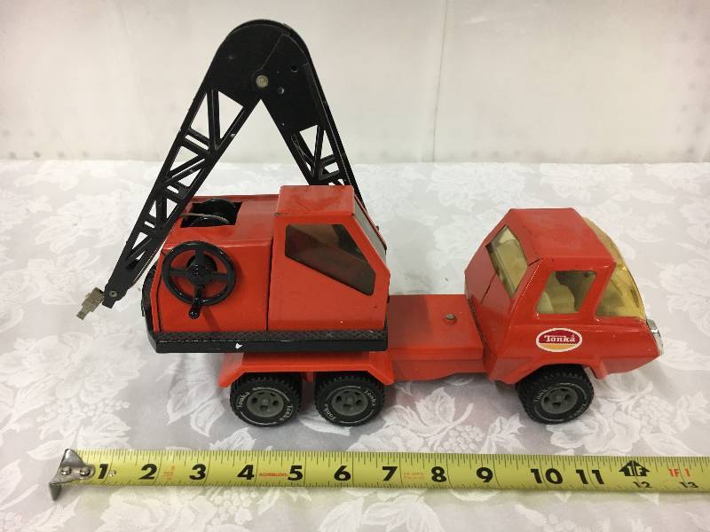 lot 49 image: Orange Tonka Crane