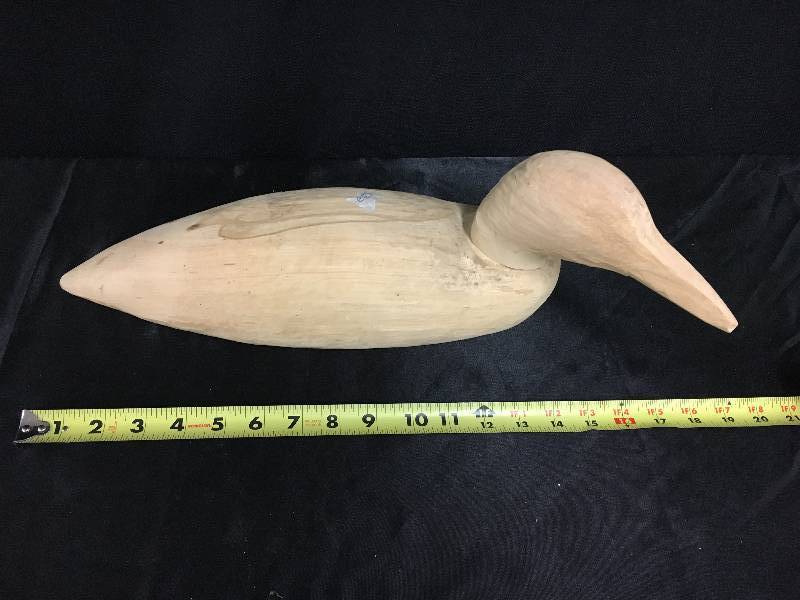 lot 50 image: Wood Carved Loon