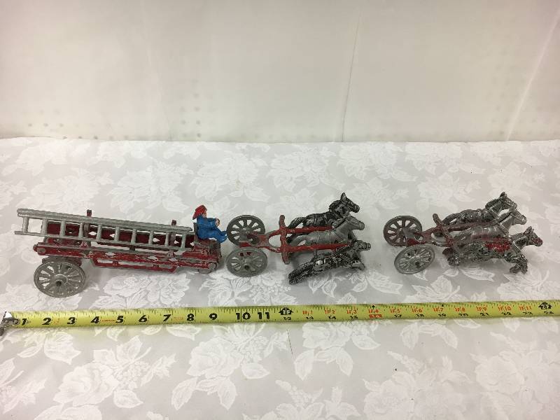 lot 57 image: Vintage Metal Horse Drawn Fire Wagon