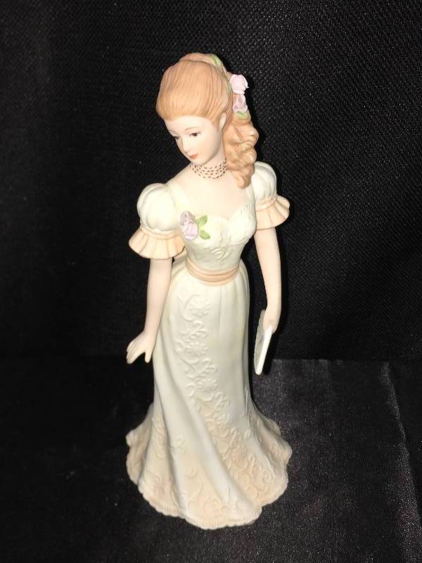 lot 64 image: 14 Piece Mixed Lot of Figurines