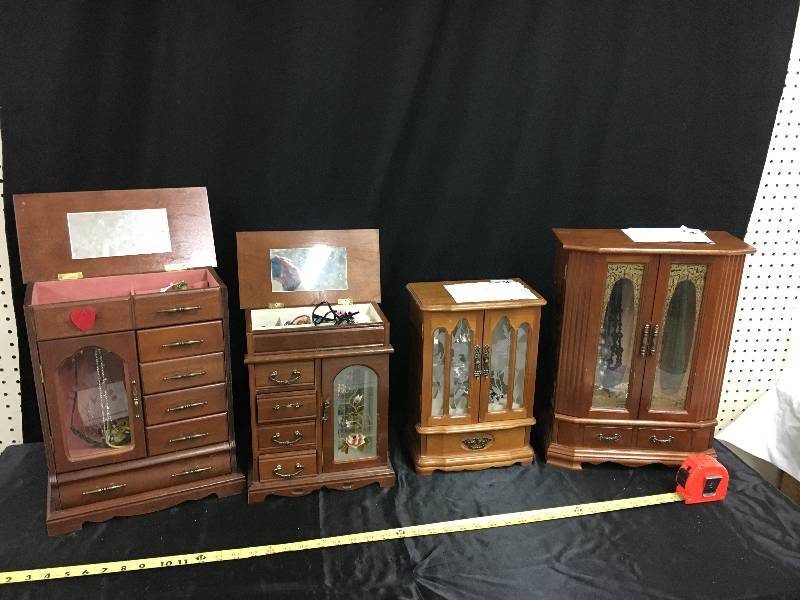 lot 75 image: 4 Jewelry Cases with Jewelry