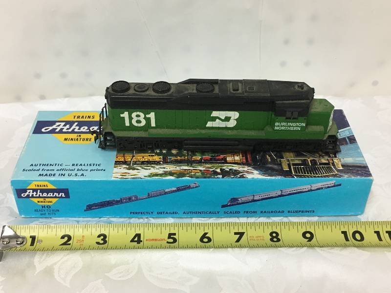 lot 77 image: Mixed Lot of Train Track Transformer Set
