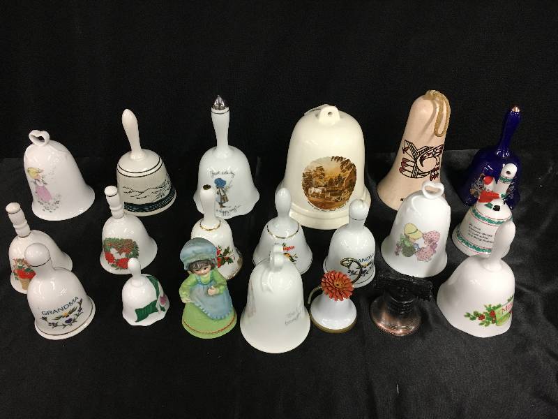 lot 80 image: 20 Piece Hand Bells
