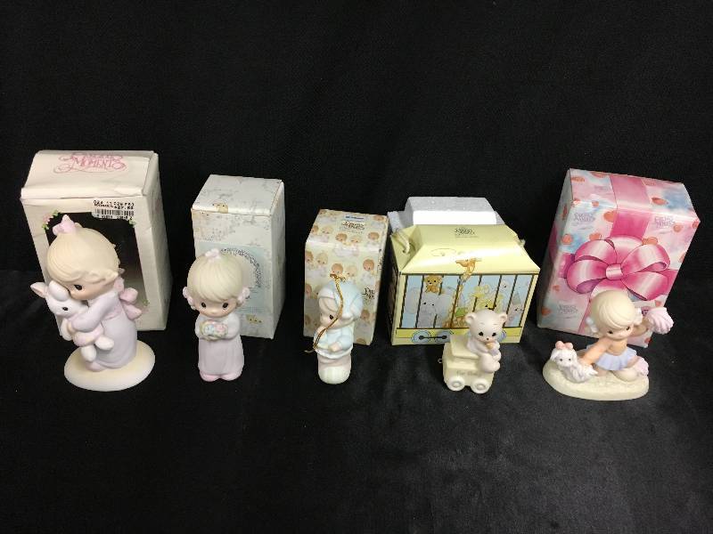 lot 85 image: 5 Piece Lot of Precious Moments