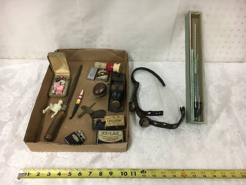 lot 86 image: 16 Piece Mix Lot of Collectibles