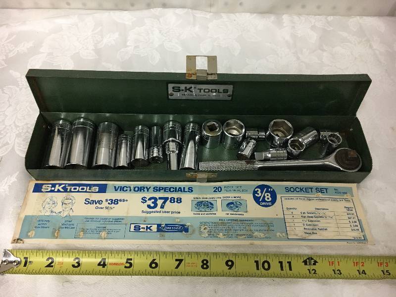 lot 89 image: 20 Piece Socket Set with Box