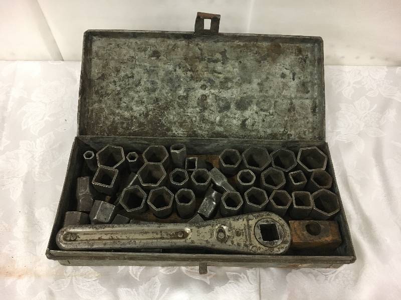 lot 90 image: Frank Mossberg Socket Set