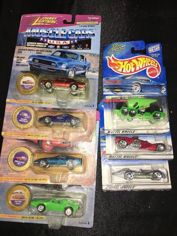 lot 93 image: 7 Piece Lot of Toy Cars