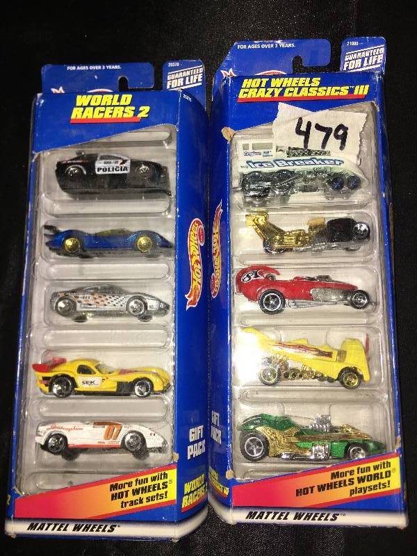 lot 94 image: 2 Piece Lot of Hot Wheel Gift Packs