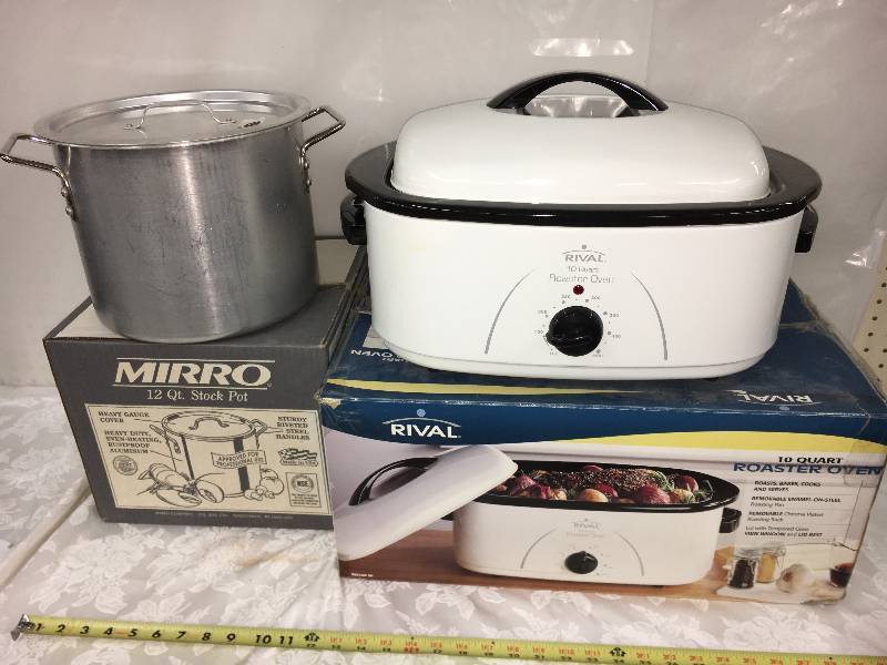 lot 100 image: Mirro Pot & Rival Roaster Oven
