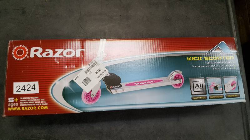 lot 2424 image: Razor A Kick Scooter Pink