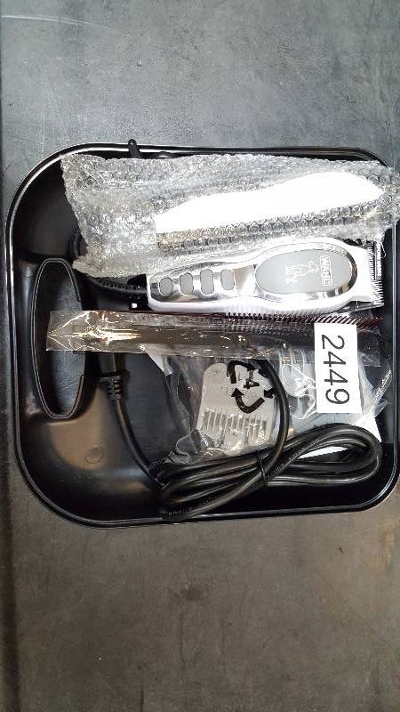 lot 2449 image: Wahl Pet Pro 17pc Grooming Kit