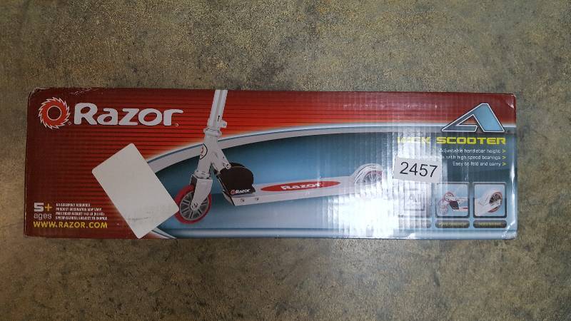 lot 2457 image: Razor A Kick Scooter Red