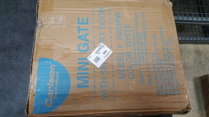 lot 2510 image: Carlson Pet Products Mini Gate Pet Gate