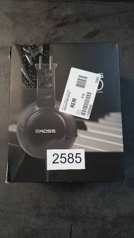 lot 2585 image: Koss UR20 Over-the-ear Full-Size Headphones (Black)