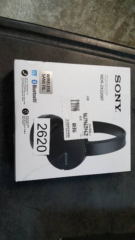 lot 2620 image: Sony Bluetooth Headphones - Black