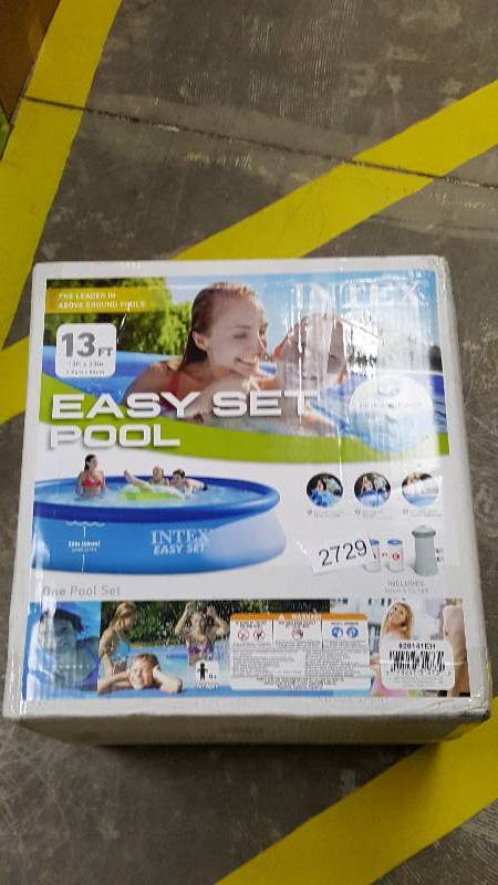 lot 2729 image: Intex Easy Set 13 x 33 Round Inflatable Pool