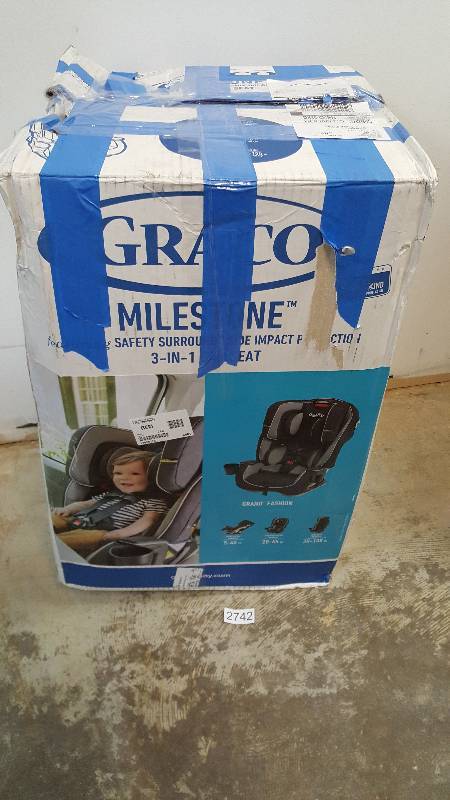 lot 2742 image: Graco Stratus Comfy Cruiser Travel System with SnugRide 30 Car Seat