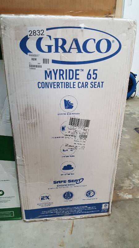 lot 2832 image: Graco My Ride 65 Convertible Car Seat - GoGreen