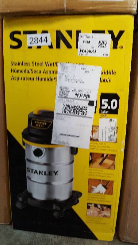 lot 2844 image: Stanley 5 GAL Wet  Dry Vacuum