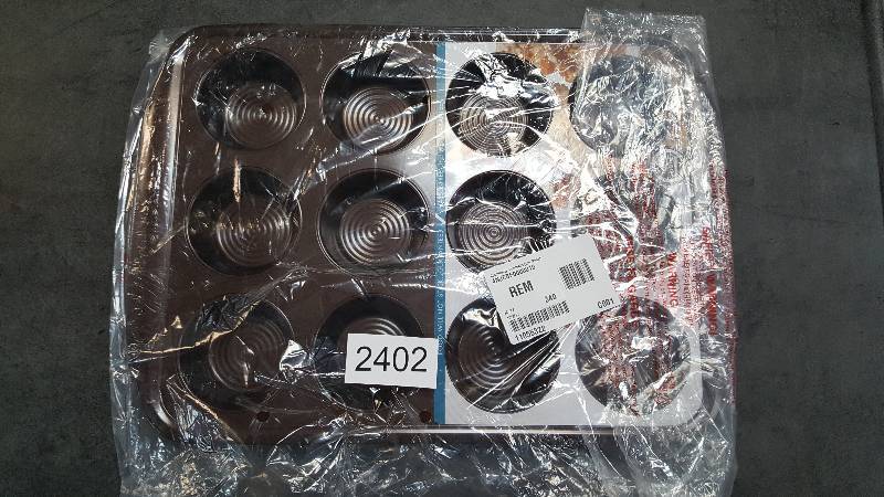 Circulon Symmetry Nonstick Bakeware 12-Cup Muffin Pan Chocolate Brown