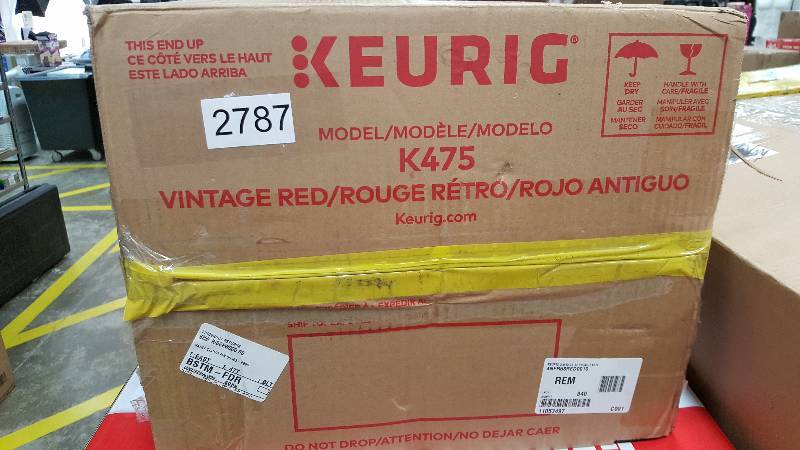 Keurig Plus Series K475 Brewing System Red
