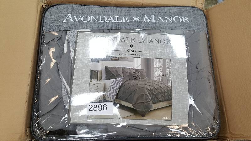 lot 2896 image: Avondale Manor Ella Pinch-Pleat 5-Pc. Duvet Cover Set - King Size