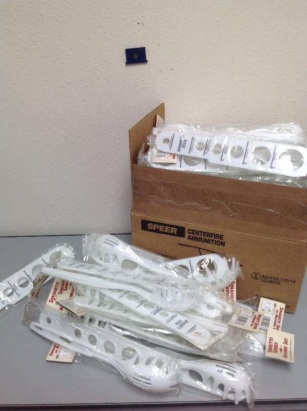 New In Bag -40 Spaghetti Server And Measurer Set
