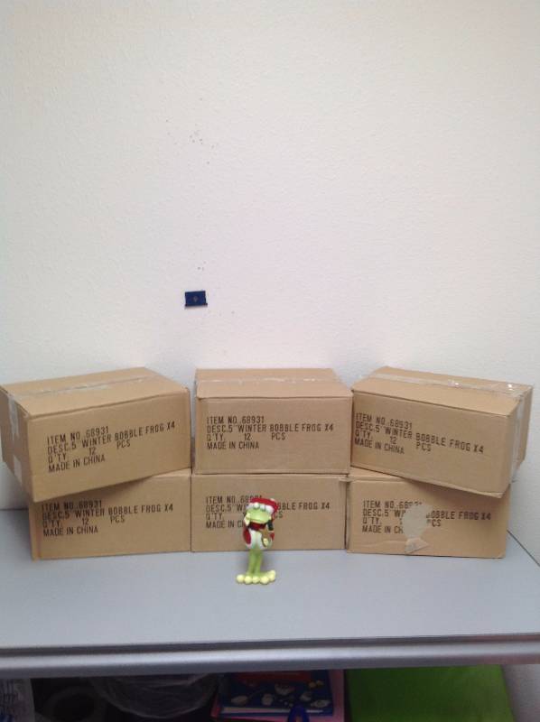 72 -Winter Bobble Frogs, New In Box