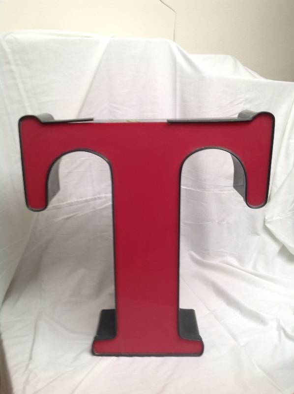 lot 2 image: Red Neon&nbspLetter T